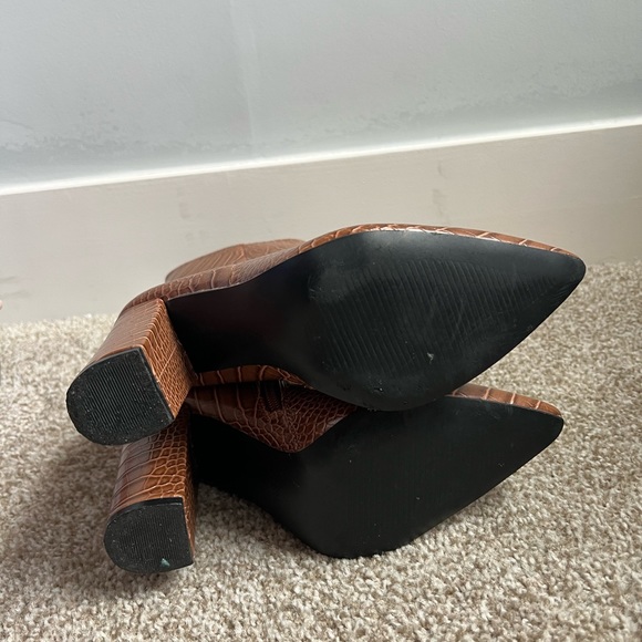 LULUS Tan Crocodile Pointed-toe Mid Calf Boots size 8 - Picture 5 of 6